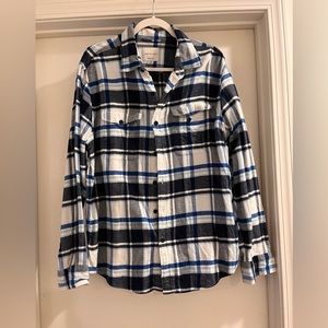Men flannel shirt from American Eagle. Colors are blue, white and black stripes